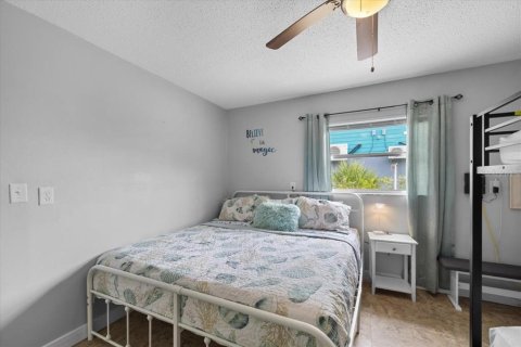 House in Hernando Beach, Florida 3 bedrooms, 107.77 sq.m. № 2238102 - photo 20
