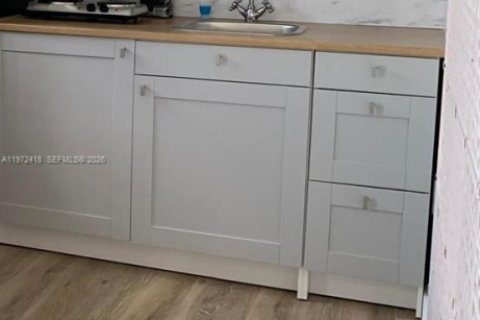 Снять в аренду коммерческую недвижимость в Майами, Флорида 37.16м2, № 2032999 - фото 5