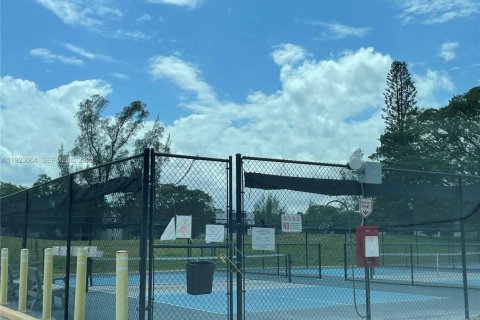 Condo in Deerfield Beach, Florida, 1 bedroom  № 1982403 - photo 22