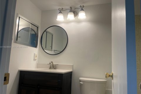 Condo in Deerfield Beach, Florida, 1 bedroom  № 1982403 - photo 19