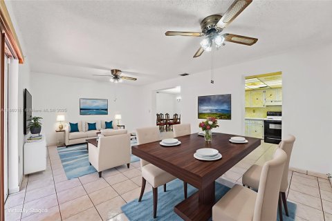 Купить коммерческую недвижимость в Майами, Флорида 233.56м2, № 1886607 - фото 8