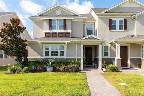 Townhouse in Windermere, Florida 3 bedrooms, 196.3 sq.m. № 1871139 - photo 1