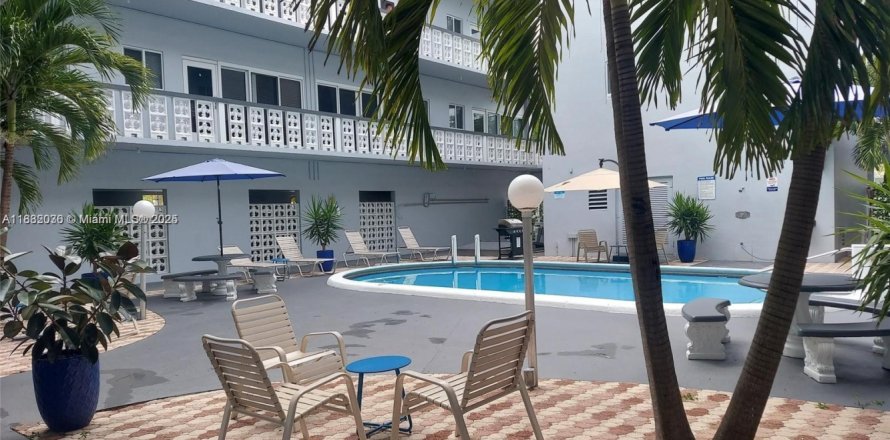 Condominio en Hollywood, Florida, 1 dormitorio № 1924829