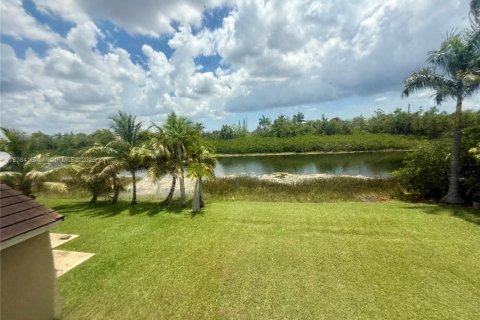 House in Pembroke Pines, Florida 4 bedrooms, 196.86 sq.m. № 1826101 - photo 29