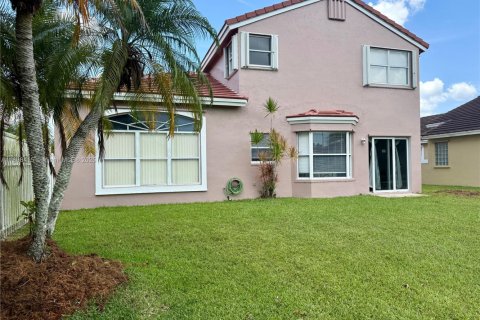 House in Pembroke Pines, Florida 4 bedrooms, 196.86 sq.m. № 1826101 - photo 13