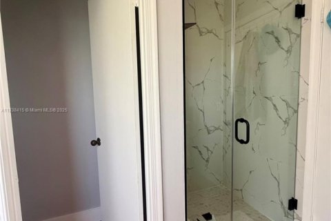House in Pembroke Pines, Florida 4 bedrooms, 196.86 sq.m. № 1826101 - photo 19