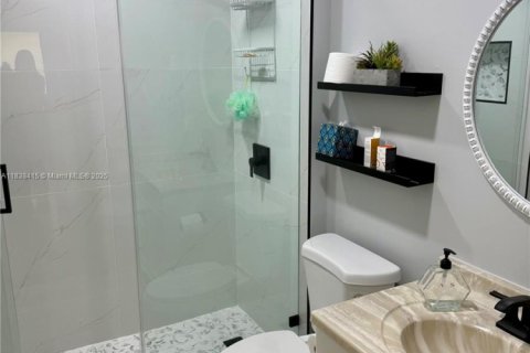 House in Pembroke Pines, Florida 4 bedrooms, 196.86 sq.m. № 1826101 - photo 22
