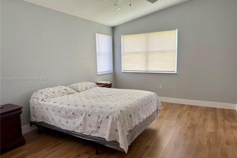 House in Pembroke Pines, Florida 4 bedrooms, 196.86 sq.m. № 1826101 - photo 7