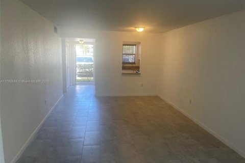Condo in Sunrise, Florida, 1 bedroom  № 1638767 - photo 18