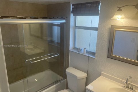 Condo in Sunrise, Florida, 1 bedroom  № 1638767 - photo 15