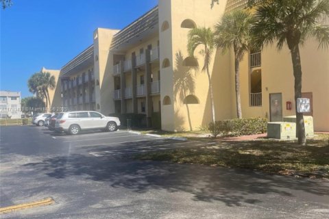Condo in Sunrise, Florida, 1 bedroom  № 1638767 - photo 30