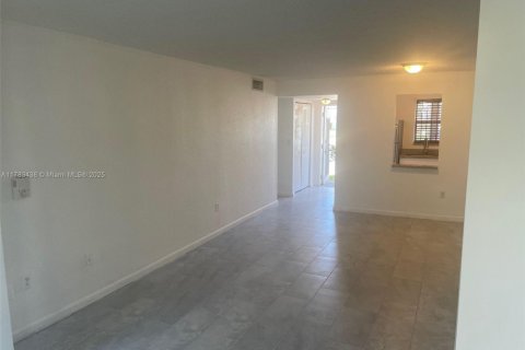Condo in Sunrise, Florida, 1 bedroom  № 1638767 - photo 19
