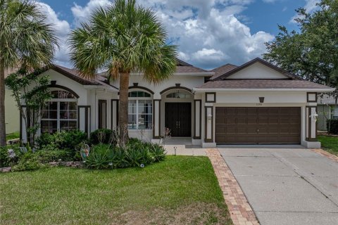 House in Dade City, Florida 3 bedrooms, 212.93 sq.m. № 1772927 - photo 6