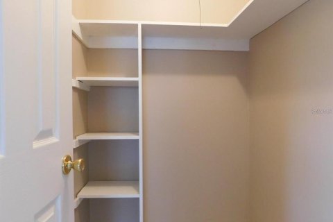 House in Orlando, Florida 4 bedrooms, 109.25 sq.m. № 1667072 - photo 18