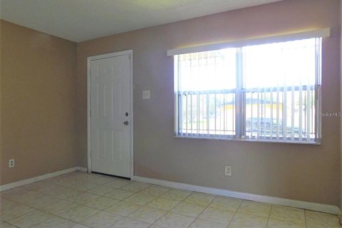 House in Orlando, Florida 4 bedrooms, 109.25 sq.m. № 1667072 - photo 10