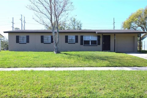 House in Orlando, Florida 4 bedrooms, 109.25 sq.m. № 1667072 - photo 2