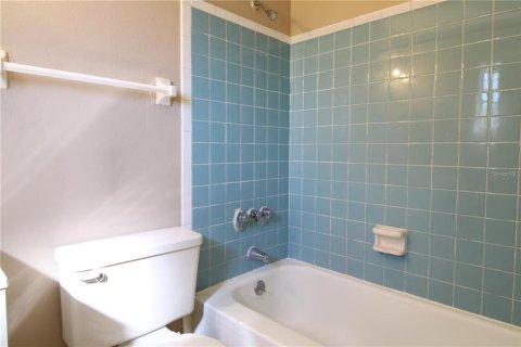 House in Orlando, Florida 4 bedrooms, 109.25 sq.m. № 1667072 - photo 27