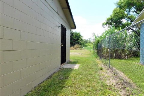 House in Orlando, Florida 4 bedrooms, 109.25 sq.m. № 1667072 - photo 30