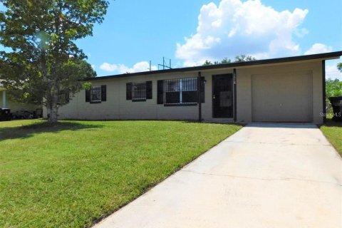 House in Orlando, Florida 4 bedrooms, 109.25 sq.m. № 1667072 - photo 3