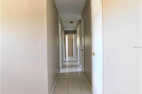 House in Orlando, Florida 4 bedrooms, 109.25 sq.m. № 1667072 - photo 13