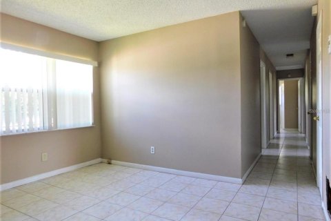 House in Orlando, Florida 4 bedrooms, 109.25 sq.m. № 1667072 - photo 14