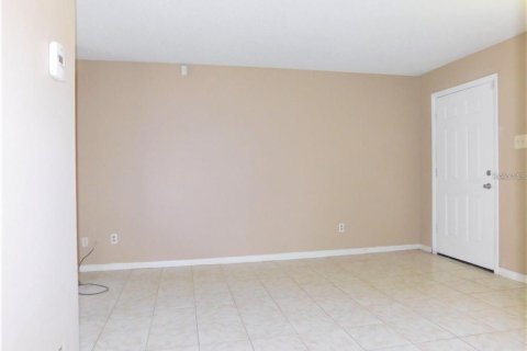 House in Orlando, Florida 4 bedrooms, 109.25 sq.m. № 1667072 - photo 11