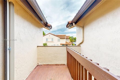 Купить таунхаус в Майами, Флорида 2 спальни, 116.5м2, № 1993048 - фото 28