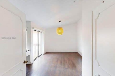 Купить таунхаус в Майами, Флорида 2 спальни, 116.5м2, № 1993048 - фото 21