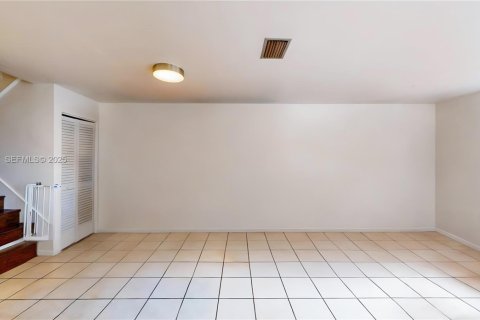 Купить таунхаус в Майами, Флорида 2 спальни, 116.5м2, № 1993048 - фото 6