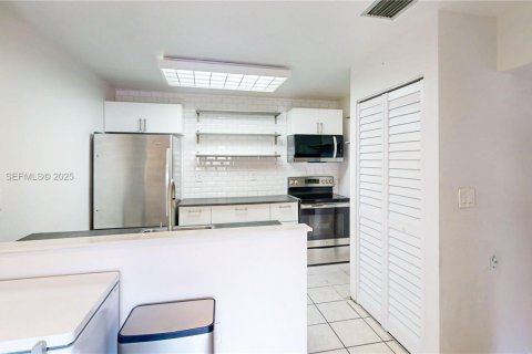 Купить таунхаус в Майами, Флорида 2 спальни, 116.5м2, № 1993048 - фото 14