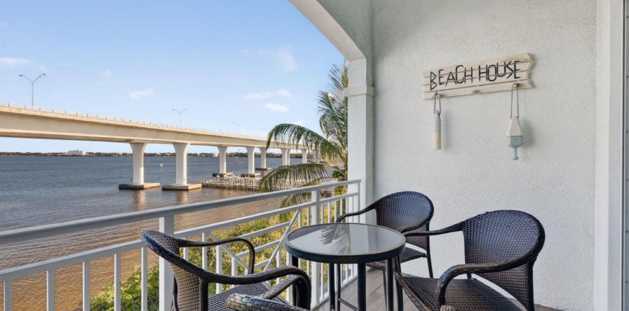 Condo à Stuart, Floride, 2 chambres № 2146725