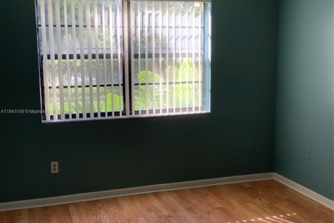 Condominio en alquiler en Miami, Florida, 1 dormitorio, 62.24 m2 № 1836140 - foto 8