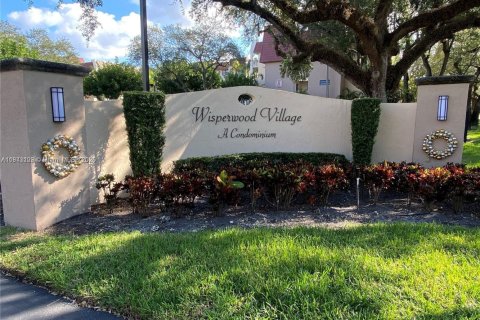 Condominio en alquiler en Miami, Florida, 1 dormitorio, 62.24 m2 № 1836140 - foto 1