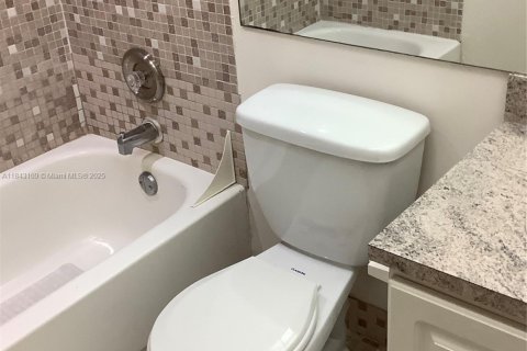 Condominio en alquiler en Miami, Florida, 1 dormitorio, 62.24 m2 № 1836140 - foto 15
