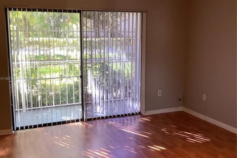 Condominio en alquiler en Miami, Florida, 1 dormitorio, 62.24 m2 № 1836140 - foto 6