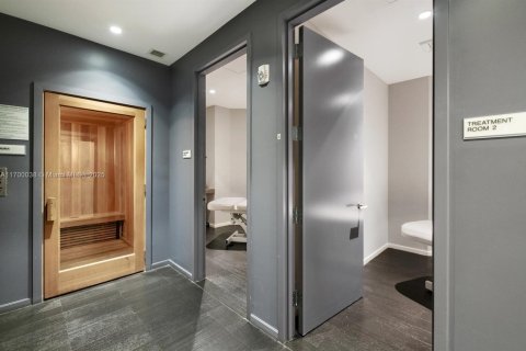 Condo in Miami, Florida, 1 bedroom  № 1867237 - photo 24