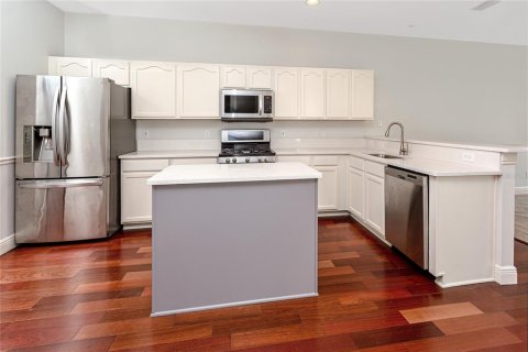 Casa en venta en Tampa, Florida, 4 dormitorios, 206.15 m2 № 1858361 - foto 8