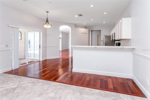 Casa en venta en Tampa, Florida, 4 dormitorios, 206.15 m2 № 1858361 - foto 14