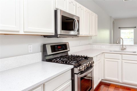 Casa en venta en Tampa, Florida, 4 dormitorios, 206.15 m2 № 1858361 - foto 10