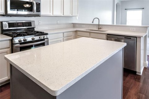 Casa en venta en Tampa, Florida, 4 dormitorios, 206.15 m2 № 1858361 - foto 12