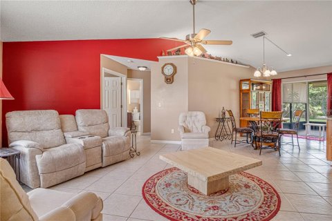 Villa ou maison à vendre à Palm Bay, Floride: 3 chambres, 112.32 m2 № 2091785 - photo 8