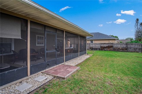 Villa ou maison à vendre à Palm Bay, Floride: 3 chambres, 112.32 m2 № 2091785 - photo 24