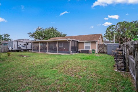 Villa ou maison à vendre à Palm Bay, Floride: 3 chambres, 112.32 m2 № 2091785 - photo 5
