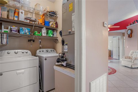 Villa ou maison à vendre à Palm Bay, Floride: 3 chambres, 112.32 m2 № 2091785 - photo 17