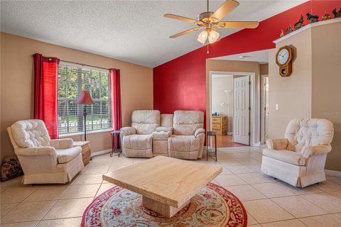 Villa ou maison à vendre à Palm Bay, Floride: 3 chambres, 112.32 m2 № 2091785 - photo 7