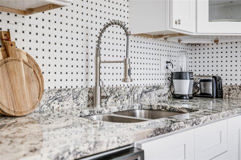 Купить виллу или дом в Гудзон, Флорида 8 комнат, 115.94м2, № 2199081 - фото 12