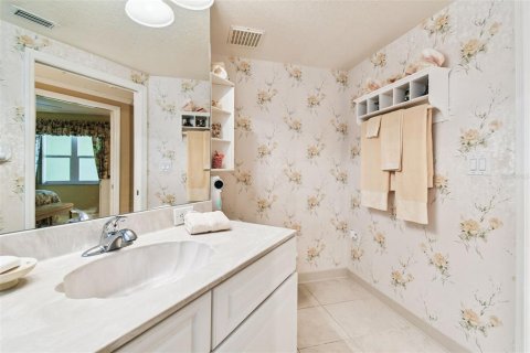 Condo in North Redington Beach, Florida, 3 bedrooms  № 1854710 - photo 27