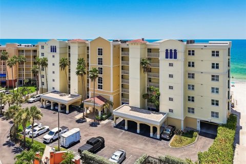 Condo in North Redington Beach, Florida, 3 bedrooms  № 1854710 - photo 2