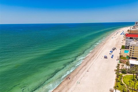 Condo in North Redington Beach, Florida, 3 bedrooms  № 1854710 - photo 7