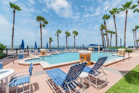 Condo in North Redington Beach, Florida, 3 bedrooms  № 1854710 - photo 11